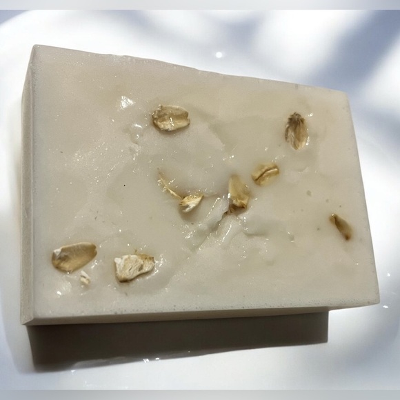 Oatmeal vanilla soap handmade 3x2in 6oz oatmeal based soap - Picture 3 of 3
